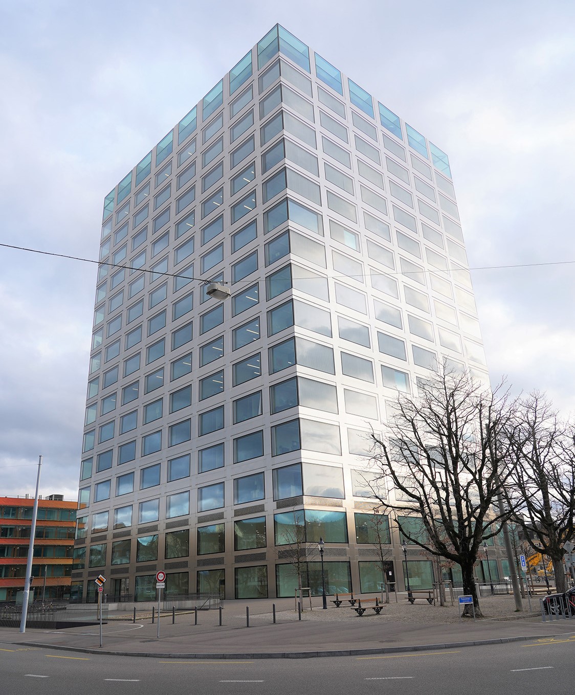 [Translate to Français:] Gebäude des Biozentrums der Universität Basel
