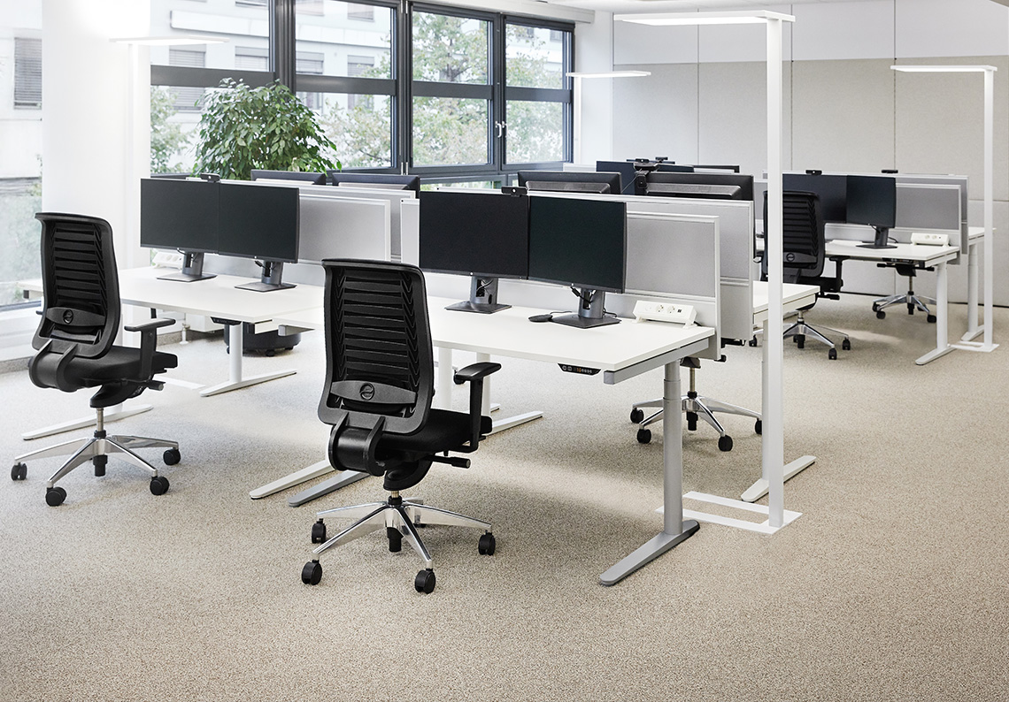 [Translate to Français:] Österreichische Lotterien: Drehstuhl Reflex im Büro