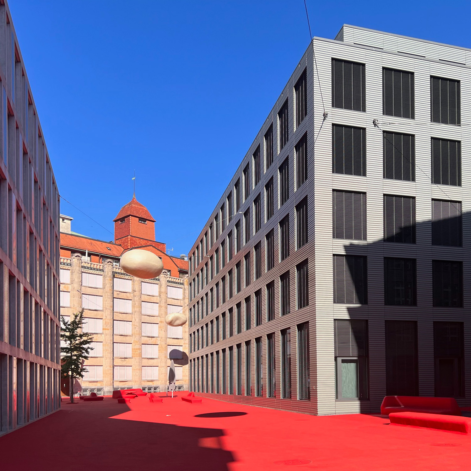 [Translate to Français:] Roter Platz St. Gallen