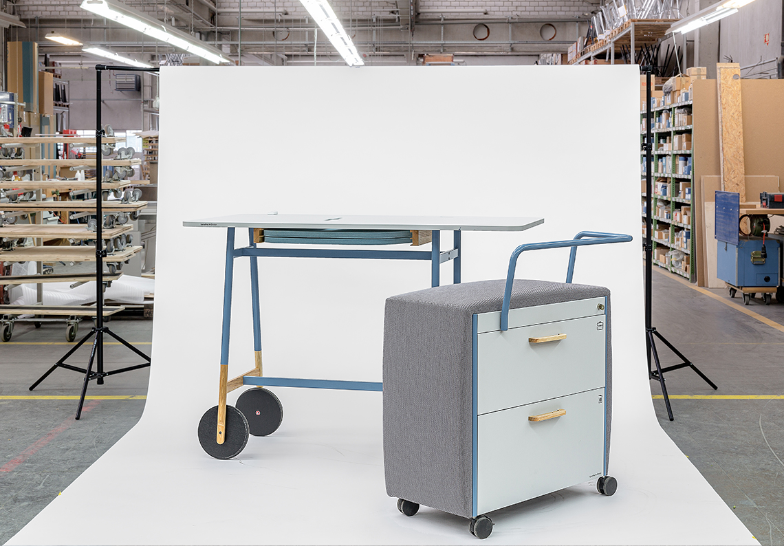 Upcycling Schritt 5: Lieferung der Upcycling Möbel durch unternehmenseigene Logistik