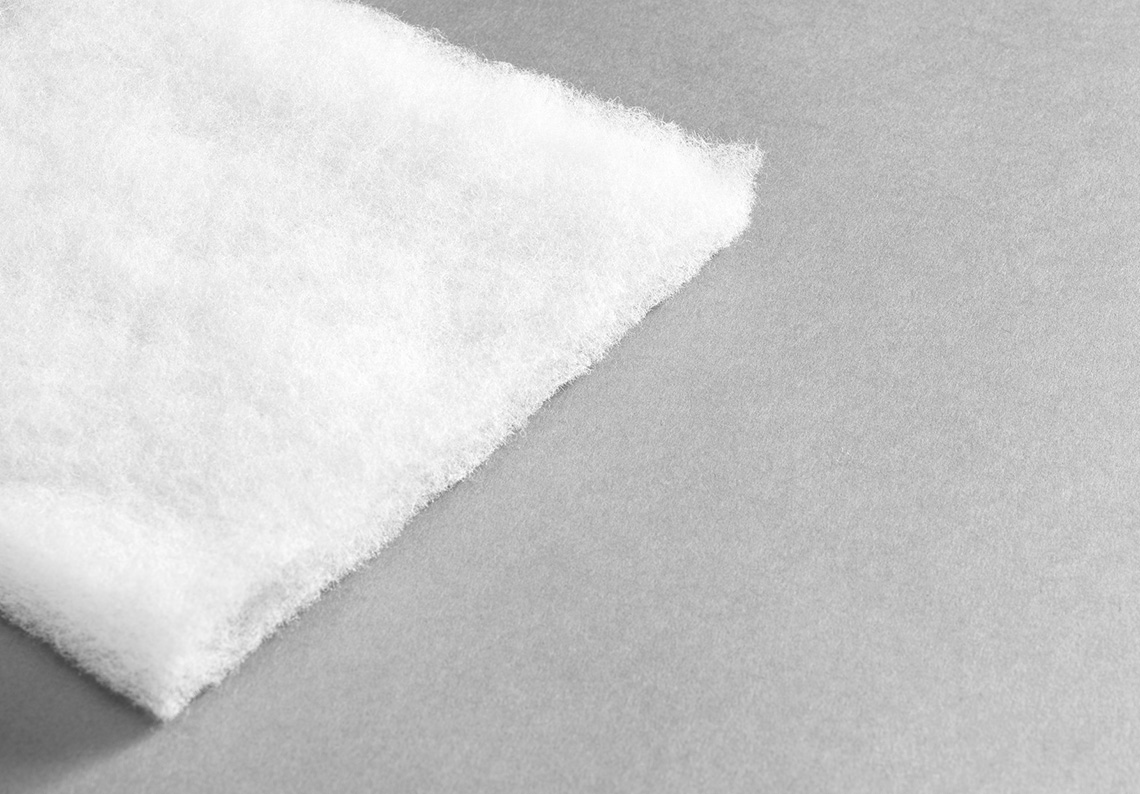 Polstervlies, bestehend zu 70 % aus Polyester-Rezyklat, des Poufs Incycle